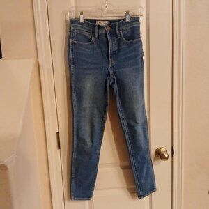 Madewell 10" high-rise medium wash skinny jeans in size 25.